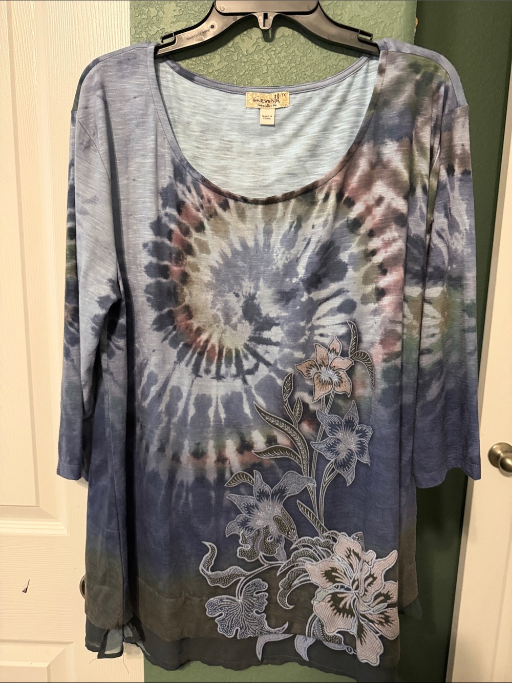 One World Tie-Dye Scoop-Neck Women's Top with Floral Accent - Blue
